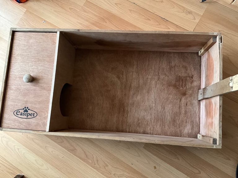 Easipet tortoise table. Lamp bar needs repair