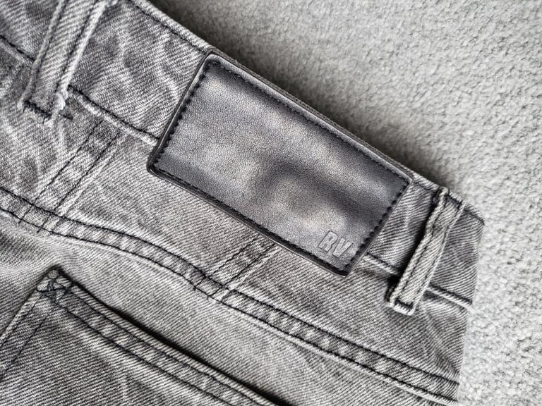 Reclaimed Vintage The '89 slim tapered leg jean in vintage grey wash