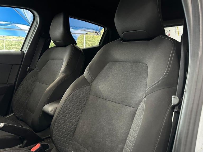 2019 Renault Clio 1.0 TCe Iconic Hatchback 5dr Petrol Manual Euro 6 (s/s) (100 ps) Hatchback Petr...