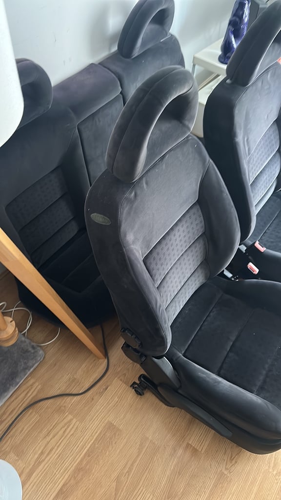VW Golf Mk4/Bora car seats