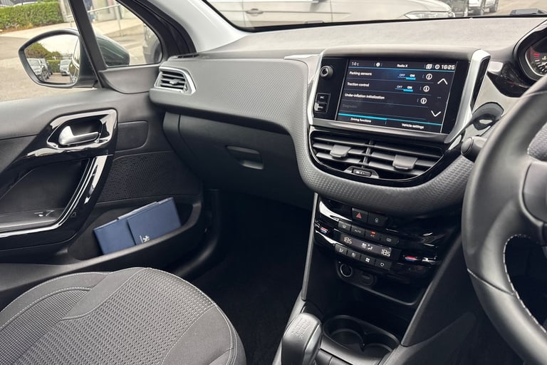 2019 Peugeot 208 1.2 PureTech 82 Tech Edition 5dr [Start Stop] HATCHBACK PETROL Manual