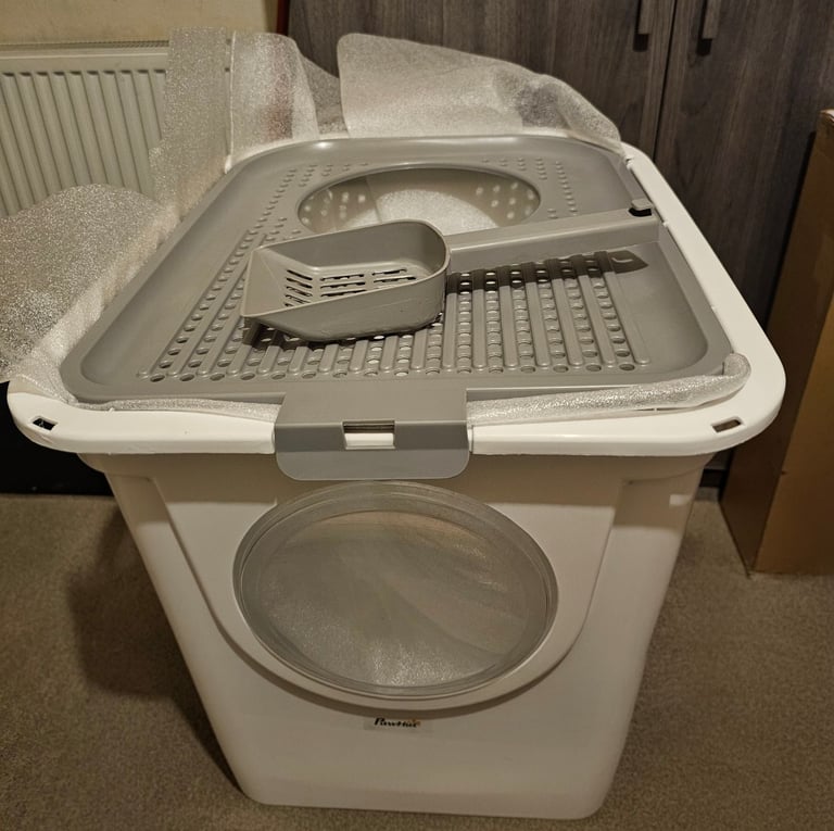 Pawhut Litter Box - BNIB