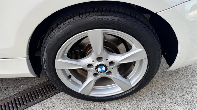 BMW 1 SERIES 2.0 118d Sport Euro 5 (s/s) 2dr 2011