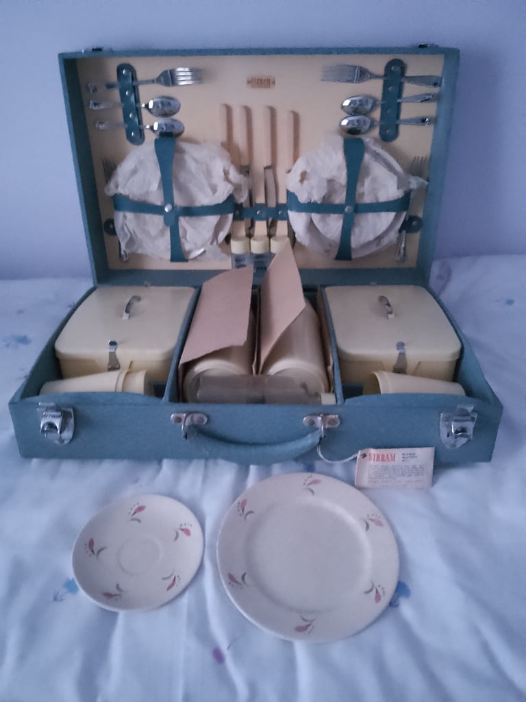 Vintage 1950's Sirram Picnic Set
