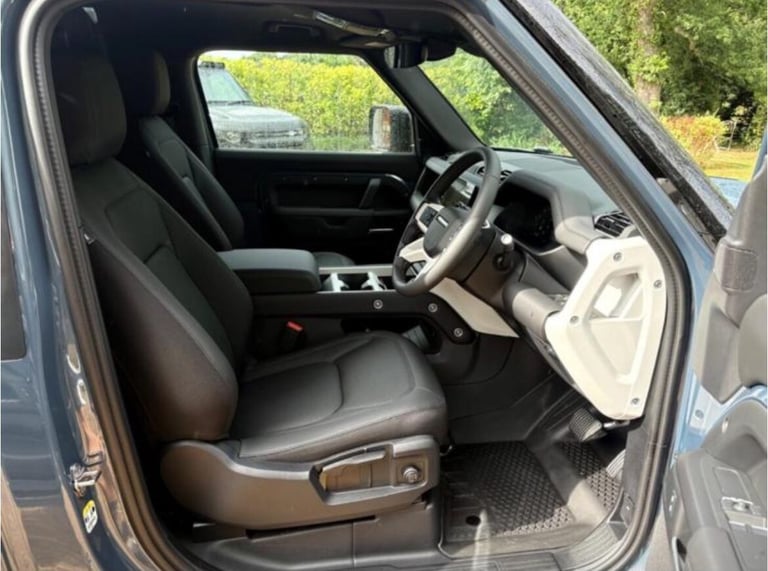 2025 Land Rover Defender 3.0 D250 Hard Top S Auto PANEL VAN Diesel Automatic