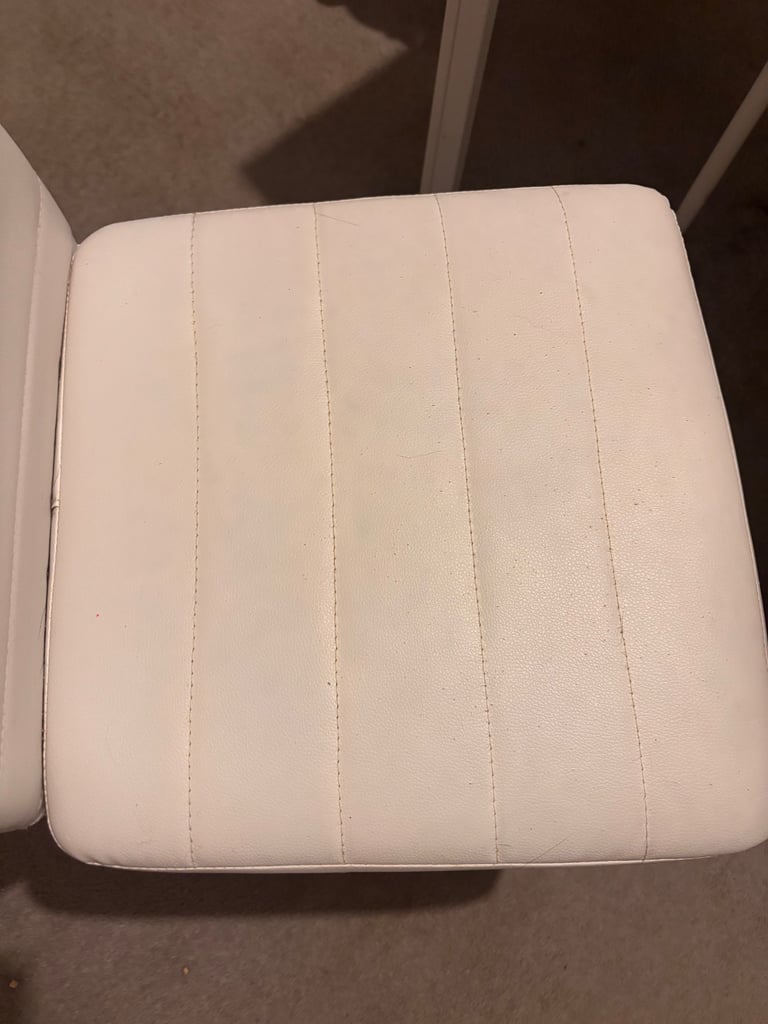 White table and chairs