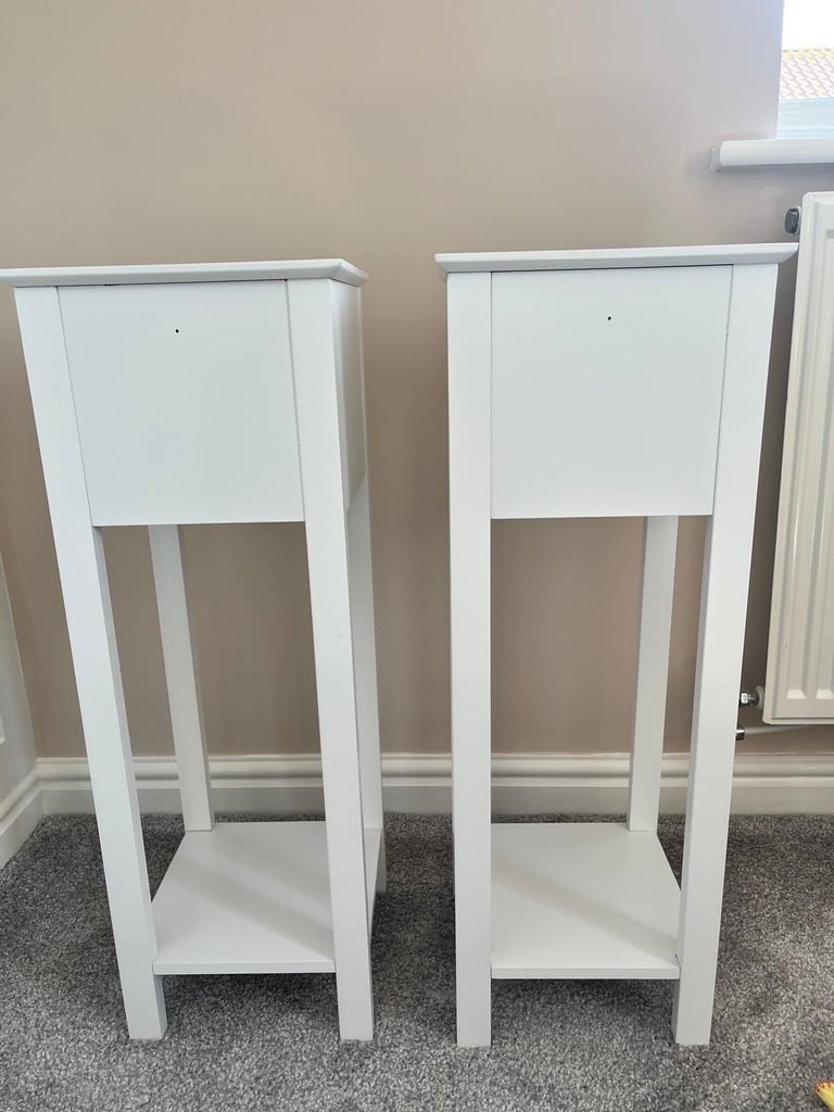 2 Bedside Tables with 1 Draw