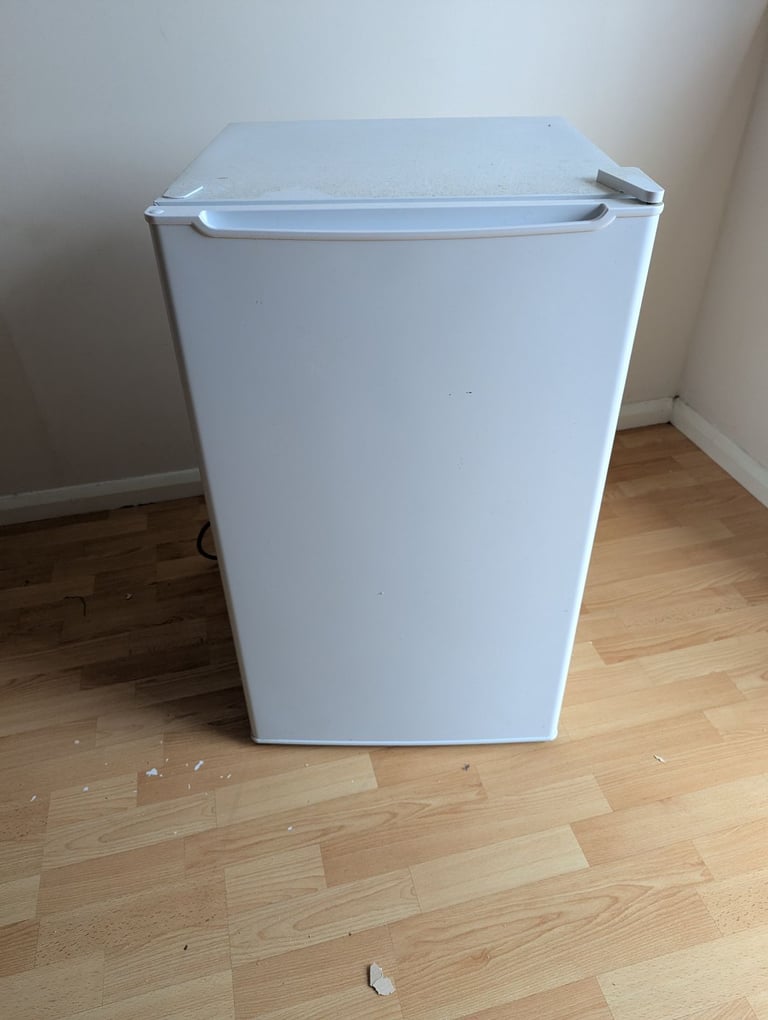 Undercounter fridge  freezer 