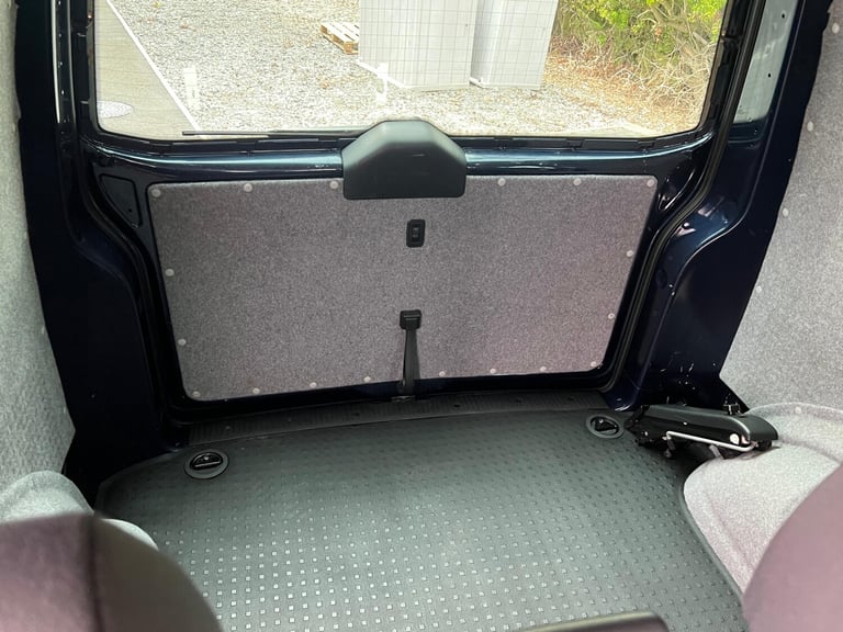 2015 Volkswagen Transporter 2.0 180PS Highline Kombi Van DSG WINDOW VAN Diesel Automatic