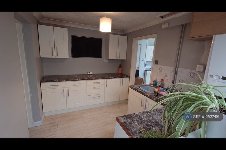 4 bedroom house in Bradwell Road, Peterborough, PE3 (4 bed) (#2527416)