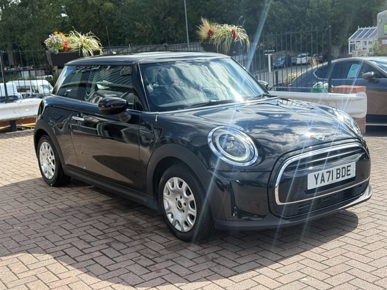 image for 2022 MINI Hatch 1.5 One Classic Hatchback 3dr Petrol Manual Euro 6 (s/s) (102 ps) Hatchback Petro...