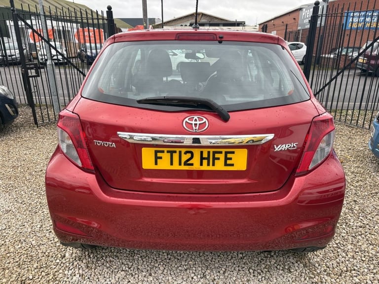 2012 Toyota Yaris 1.33 VVT-i T Spirit 5dr Multidrive S HATCHBACK PETROL Automatic