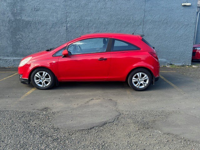 2011 Vauxhall Corsa 1.0i 12V ecoFLEX Energy 3dr HATCHBACK Petrol Manual - Image 2