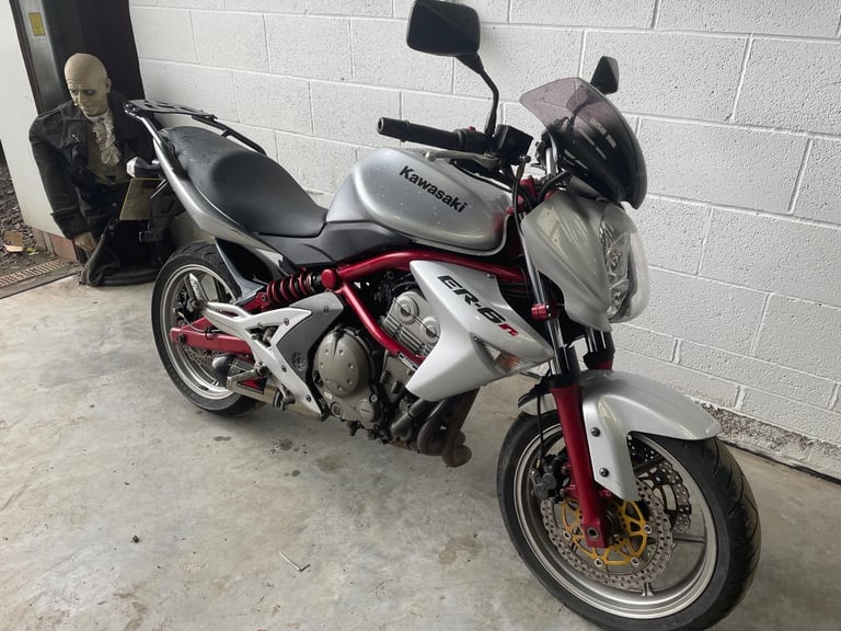 2006 - KAWASAKI ER650 N - VERY CLEAN - 2 KEYS - NAKED - ER6N - 12 MONTHS MOT 