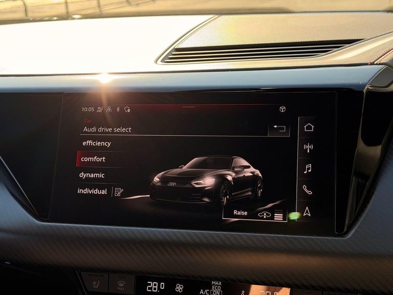 2023 Audi RS e-tron GT 93.4kWh Carbon Vorsprung Saloon 4dr Electric Auto quattro (598 ps) COUPE E...