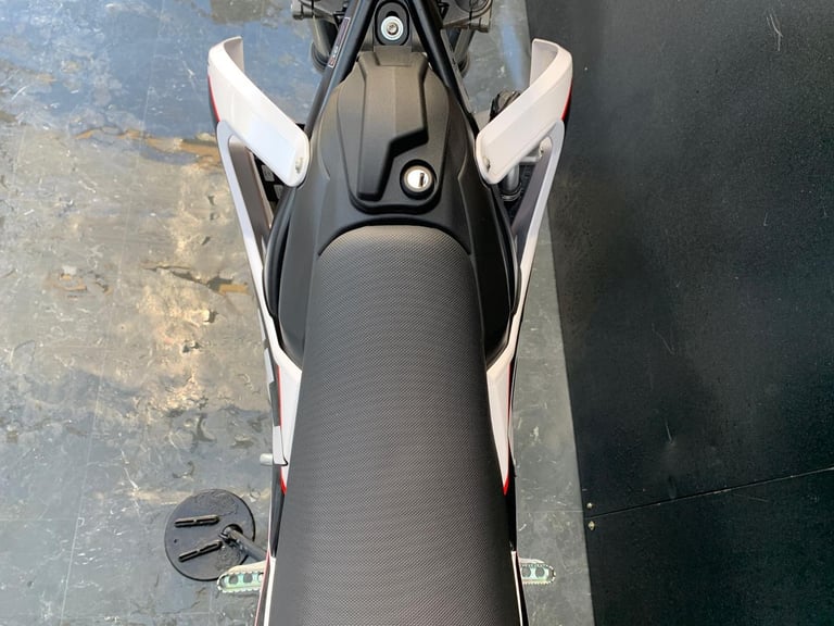 RIEJU MRT 125 cc 2025 VERY LOW MILEAGE HPI CLEAR 125cc SUPERMOTO 339 MILES!!