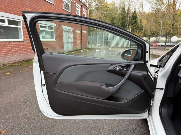 2014 Vauxhall Astra 1.4 Astra GTC Sport S/S 3dr Coupe Petrol Manual