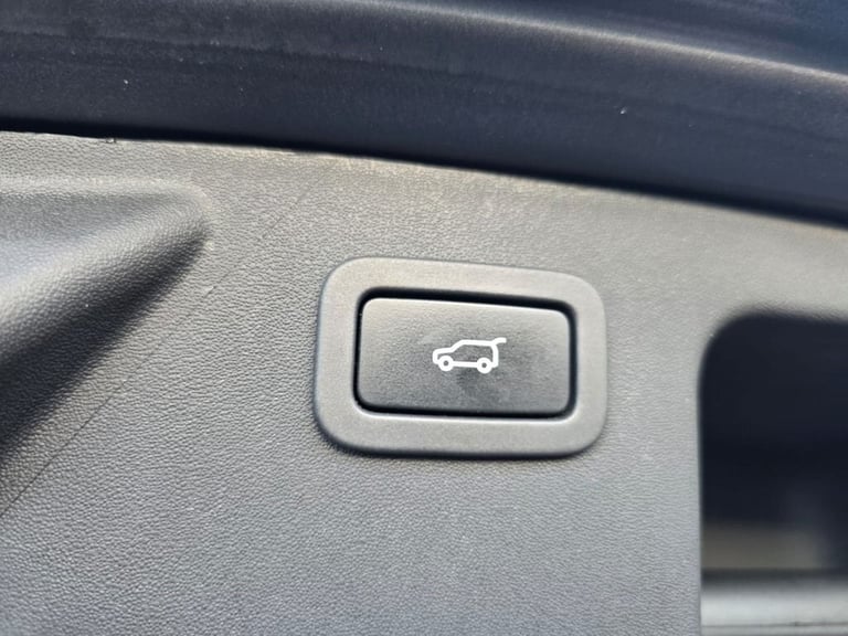 2016 Land Rover Discovery Sport 2.0 TD4 HSE SUV 5dr Diesel Auto 4WD Euro 6 (s/s) (180 ps) ESTATE ...