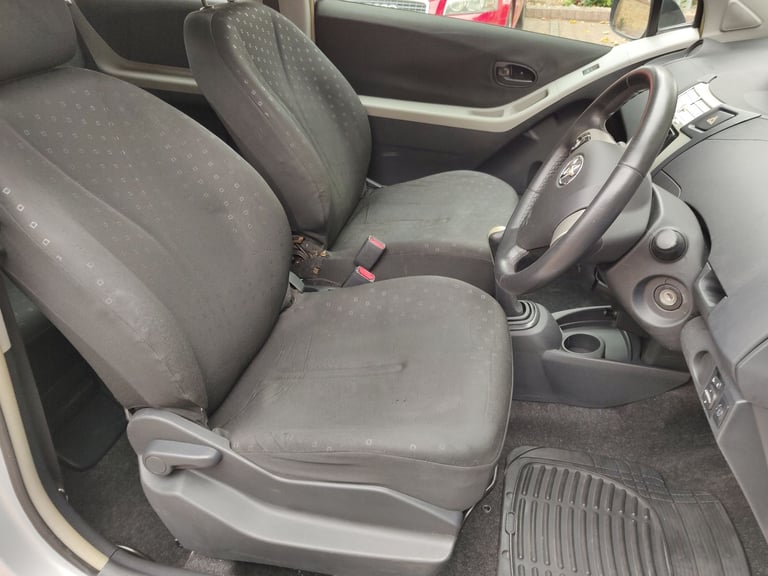 TOYOTA YARIS T2 1.0 VVT-I 2008 08 REG MET SILVER 3 DOORS 5 SPEED MANUAL 132K MILES ULEZ FREE SUPERB
