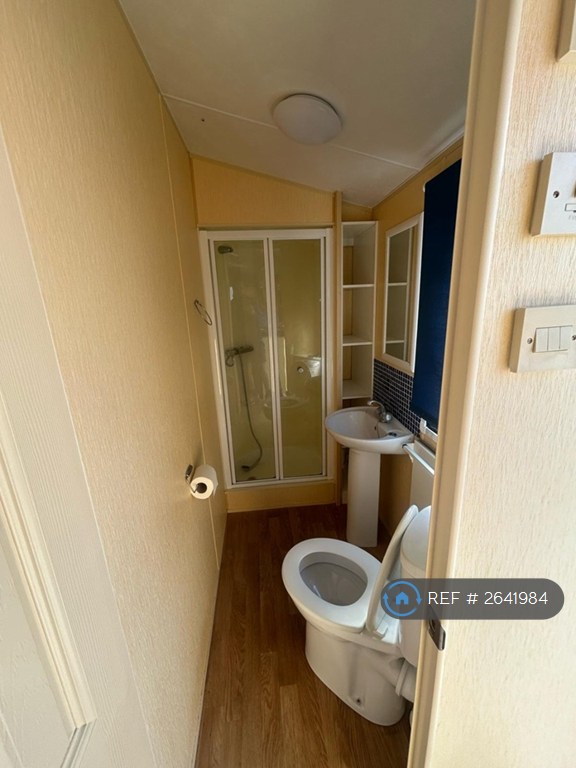 2 bedroom house in Plaistow Road, Dunsfold, Godalming, GU8 (2 bed) (#2641984)