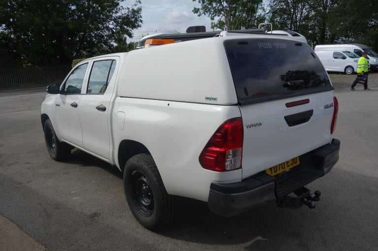 Toyota Hilux 2.4 D-4D Active Pickup Double Cab 4dr Diesel Manual 4WD ... 2020/70