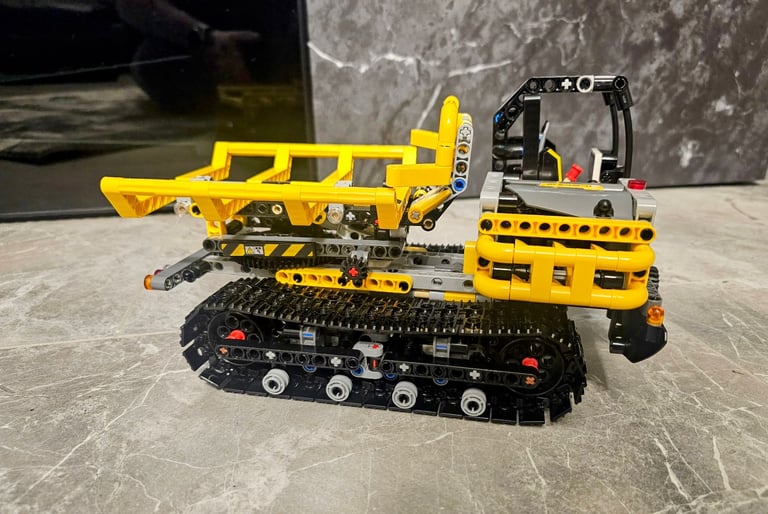 Lego Technic Tracked Loader (model no 42094)