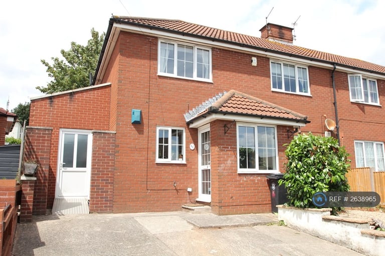 4 bedroom house in Alveston Walk, Bristol, BS9 (4 bed) (#2638965)