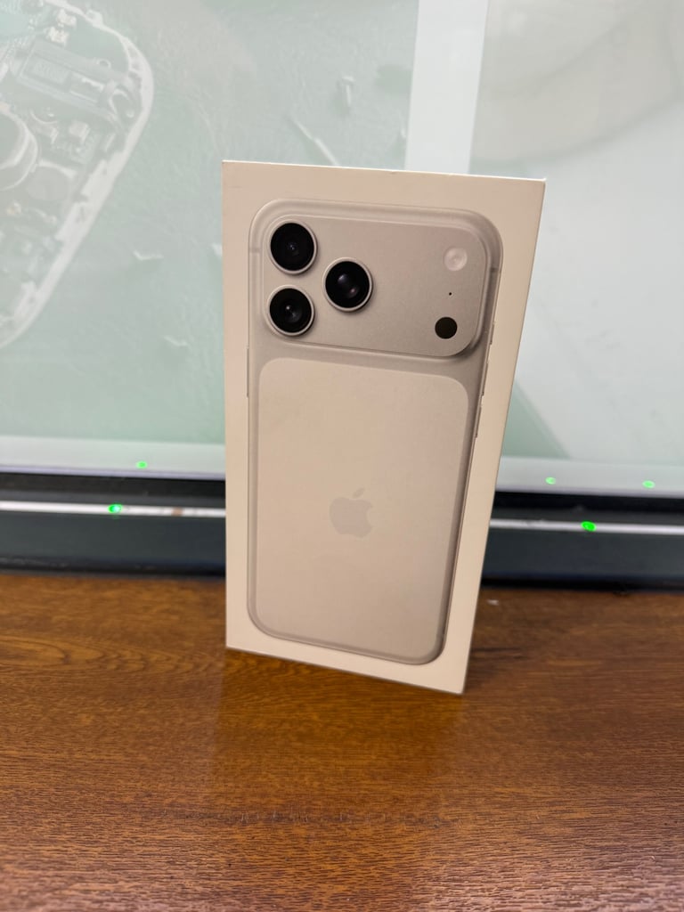 Apple iPhone 17 pro max 2Tb Silver Brandnew sealed 1 year apple warranty 