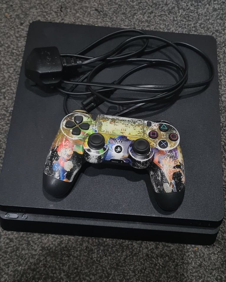PS4 Slim 500GB - 1 Controller + Cables