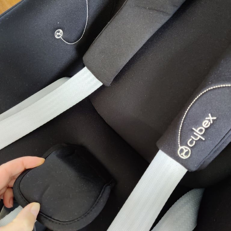 Cybex Sirona Gi i-Size 360 car seat like new