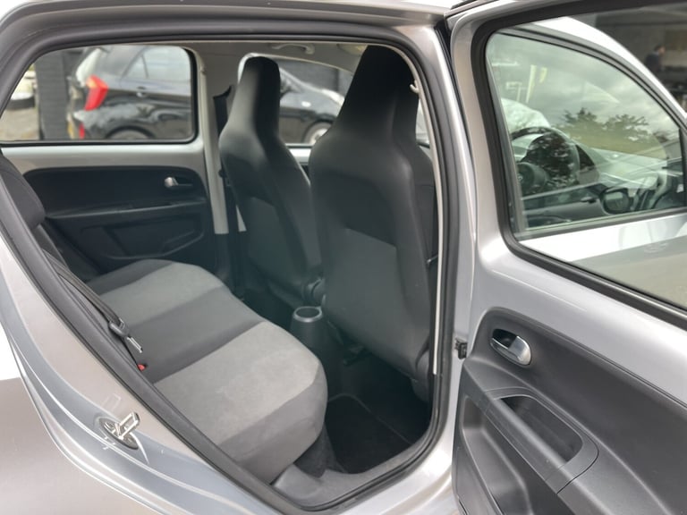 VOLKSWAGEN UP 1.0 Move up! 2016