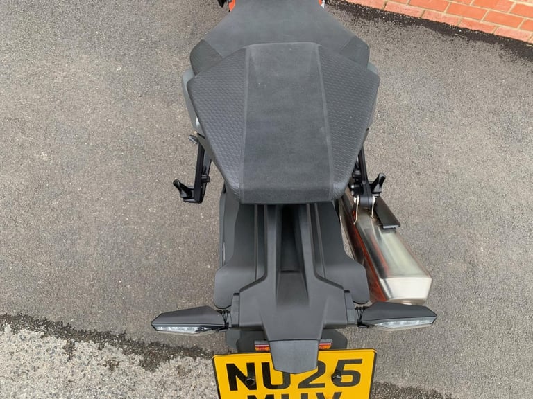 KTM 990 DUKE - TECH PACK - KTM WARRANTY 09/5/2029
