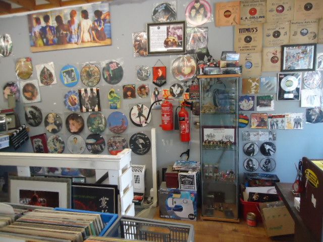 Vinyl Records, players and memorabilia wanted, best price paid