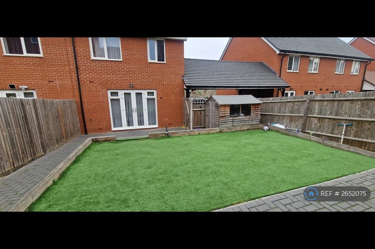 4 bedroom house in Longships Drive, Milton Keynes, MK3 (4 bed) (#2652075)