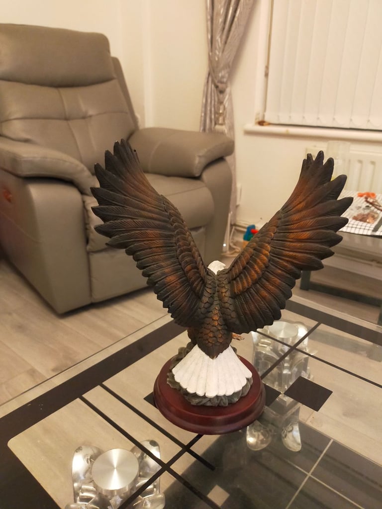 Eagle ornament 