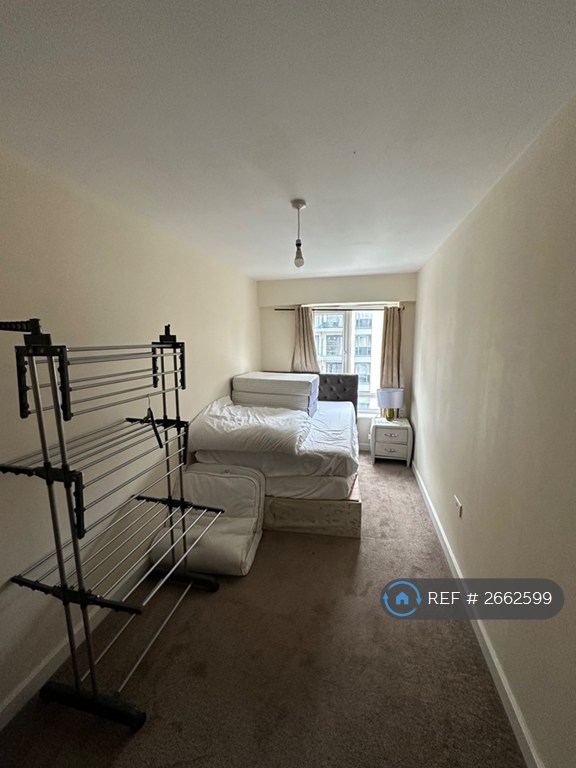 3 bedroom flat in Boulevard Drive, London, Colindale, NW9 (3 bed) (#2662599)