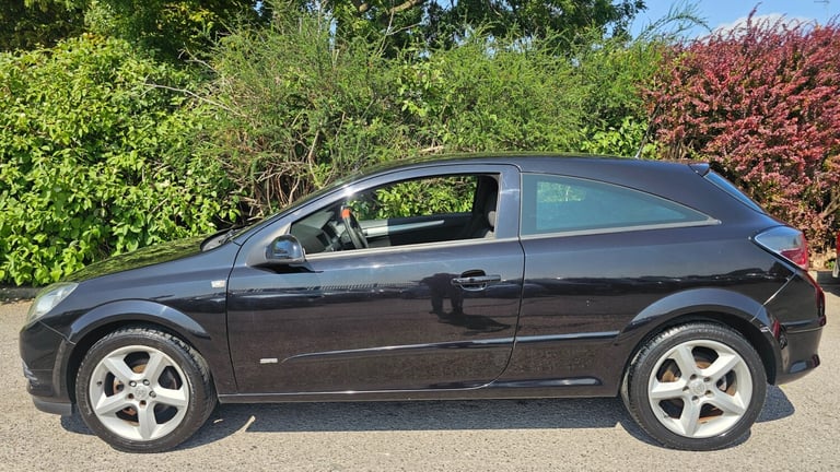 2005 Vauxhall Astra 1.8i 16V SRi 3dr Auto HATCHBACK Petrol Automatic