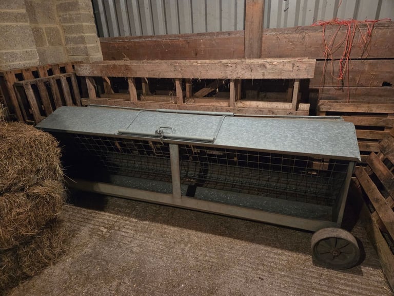 4 Wheel double-sided Sheep Hayrack and Manger