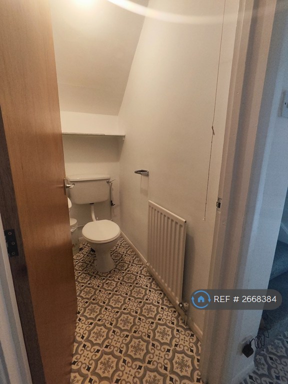 3 bedroom house in Loughrigg Close, Nottingham, NG2 (3 bed) (#2668384)