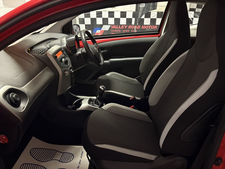 TOYOTA AYGO 1.0 VVT-i x-play 2016