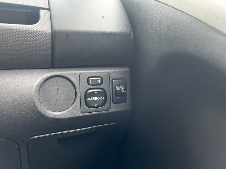 Toyota, YARIS, Hatchback, 2010, Semi-Auto, 1329 (cc), 5 doors