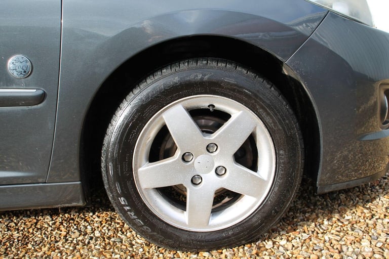 2011 Peugeot 207 1.4 Envy Euro 5 3dr HATCHBACK Petrol Manual