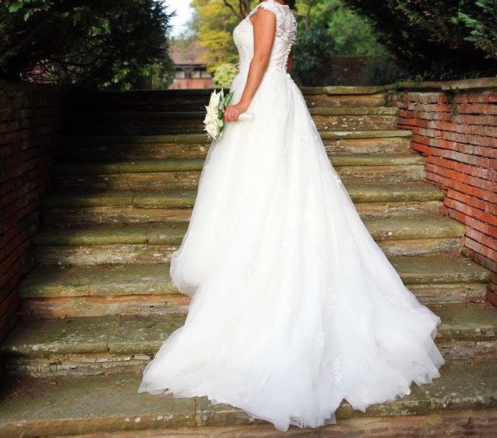 Roland joyse wedding dress worn one excellent condition size 12/14 in Denmead, Hampshire Gumtree