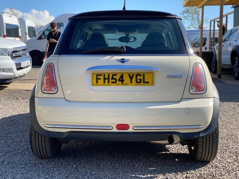 2005 MINI Hatch 1.6 Cooper Hatchback 3dr Petrol Manual Euro 4 (116 bhp) Hatchback Petrol Manual