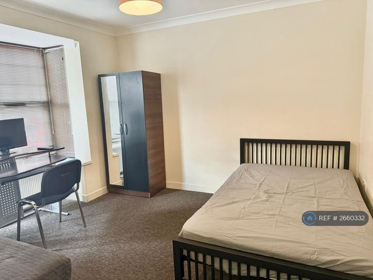 8 bedroom house in Blenheim Road, Reading, RG1 (8 bed) (#2660332)