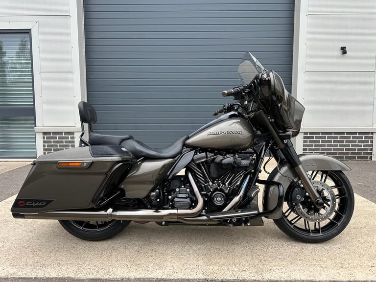 HARLEY DAVIDSON FLHXSE CVO STREET GLIDE 117ci 1923cc 2022 - BEAUTIFUL EXAMPLE