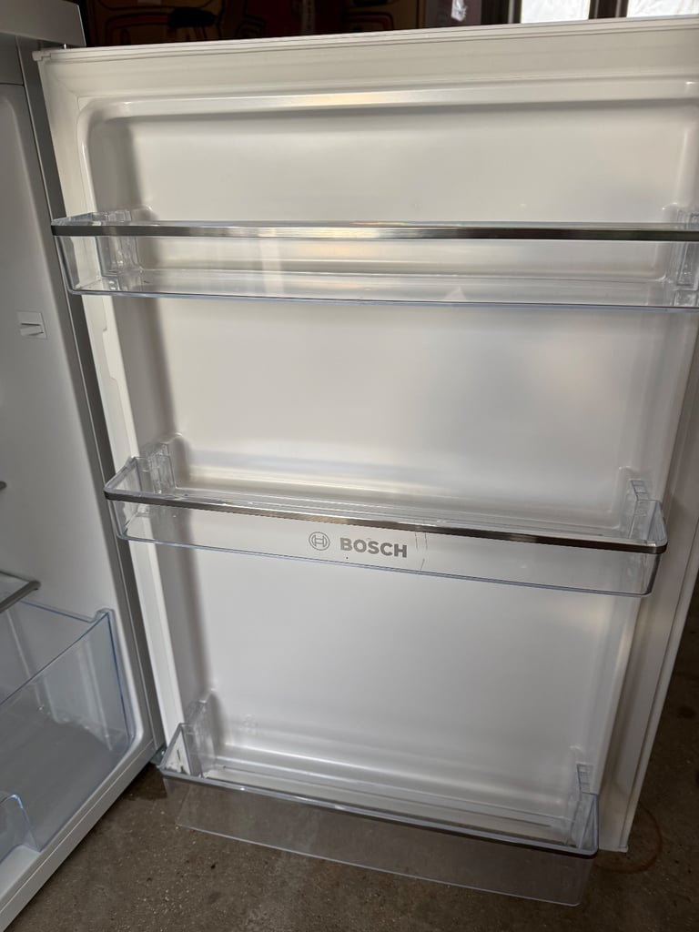 BOSCH Series 2 KTR15NWEAG Undercounter Fridge - White