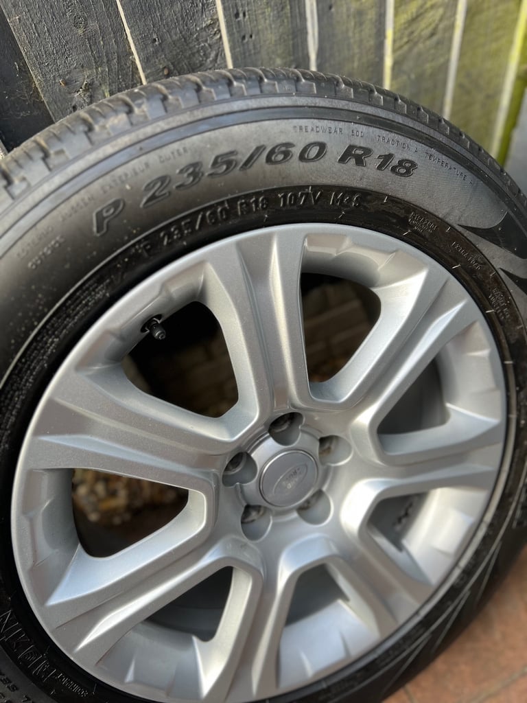 Land Rover alloys