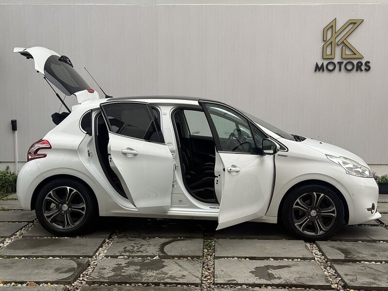2013 Peugeot 208 1.2 VTi Intuitive Hatchback 5dr Petrol Manual Euro 5 (82 ps) Hatchback Petrol Ma...
