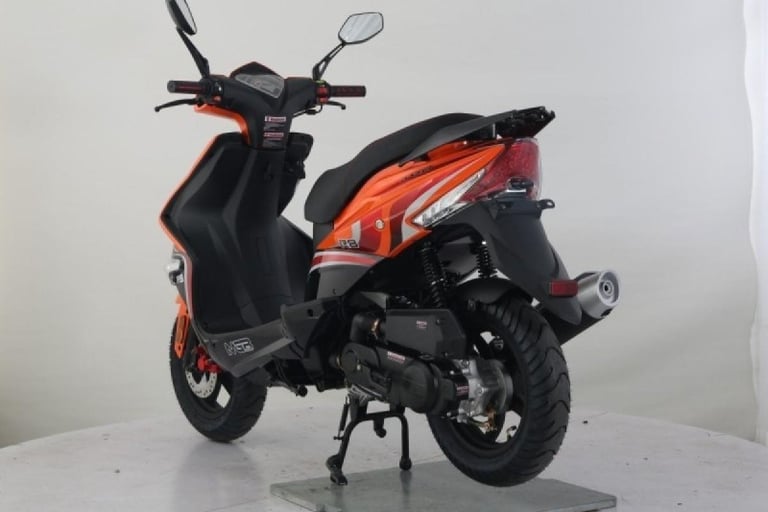 NEW MGB R8 125cc Sports Scooter Affordable Reliable Commuter A1 Licence Learn...